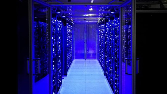 奥地利最新超级计算机 VSC-5，约99000个内核