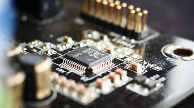 美国参议院通过芯片法案，520 亿美元刺激芯片行业“崛起”