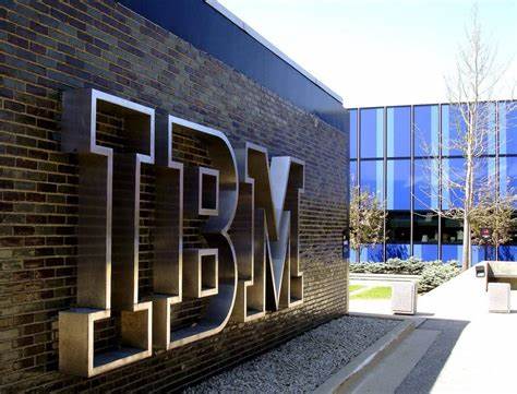 IBM 23财年第三季度财务业绩：营业收入为147.52亿美元，同比增长4.57
