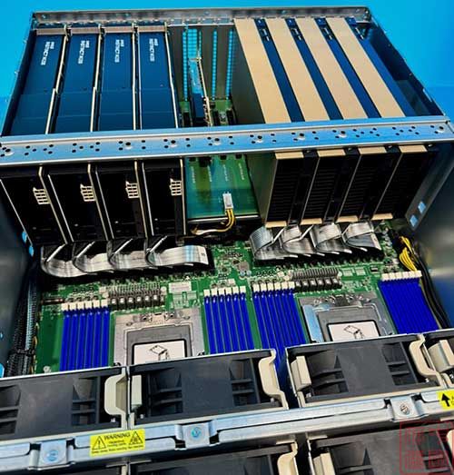 超微 Supermicro 新发布服务器，号称业界最紧凑的高性能 GPU 服务器