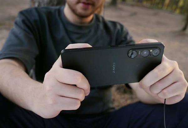 索尼Xperia 1 VI手机官图曝光：抛弃传统4K带鱼屏、配骁龙8 Gen3处理器