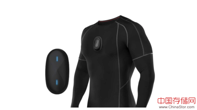 Athos 是一款通过蓝牙连接手机的配套应用的可穿戴智能健身服，内置传感器设备，能以 EMG 肌电图的形式监测肌肉运动情况从而来读取用户肌肉活动图以及心率等身体数据。
