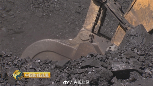 中国自主造超级挖掘机：一铲斗能挖40吨煤！