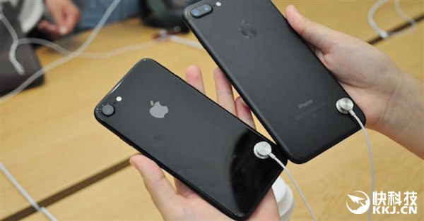 终于来了！iPhone 7S、7S Plus、8都支持无线充电